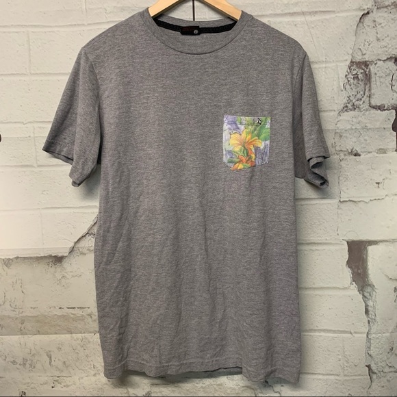 Volcom Tee with Front Pocket. - Picture 1 of 4
